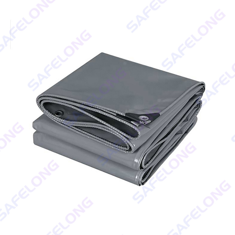 Lona raspada com faca